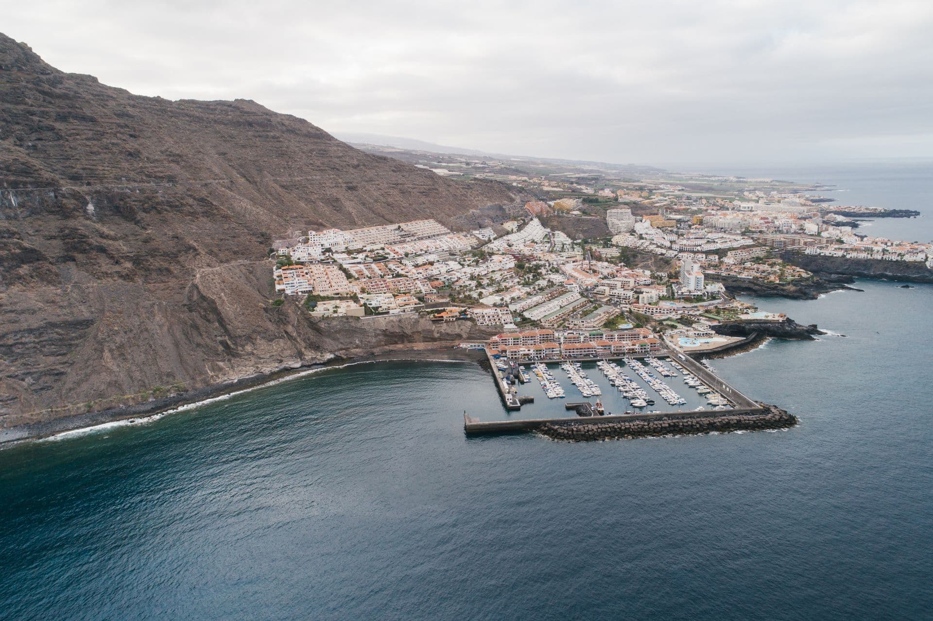 Los Gigantes coastline