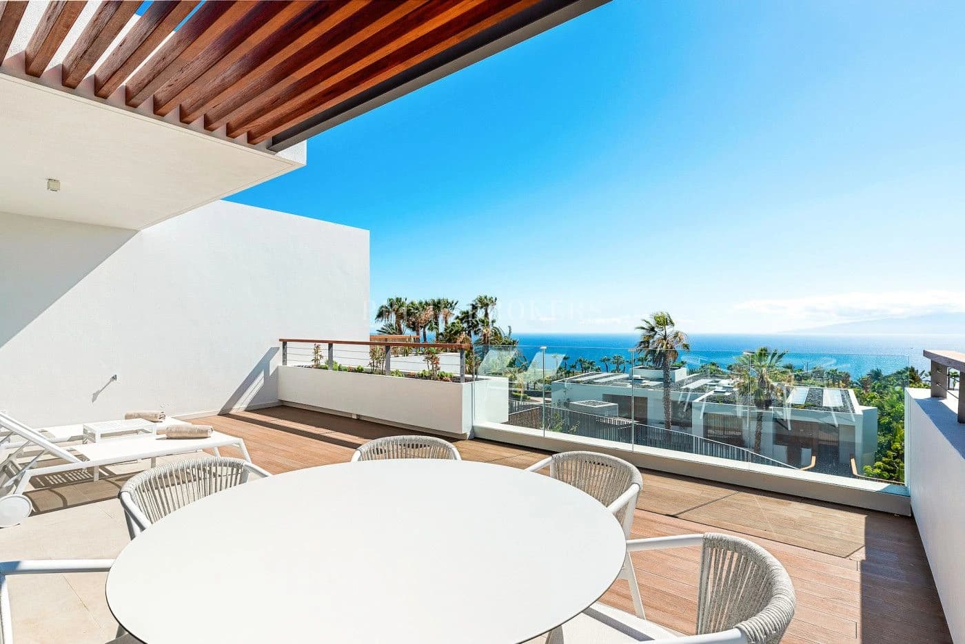 Panoramic Ocean Apartment