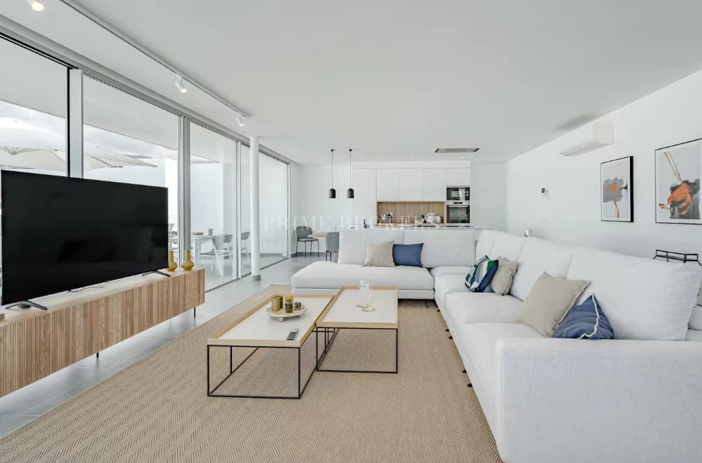 Seafront Luxury Villa