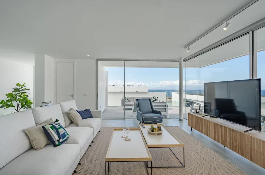 Seafront Luxury Villa