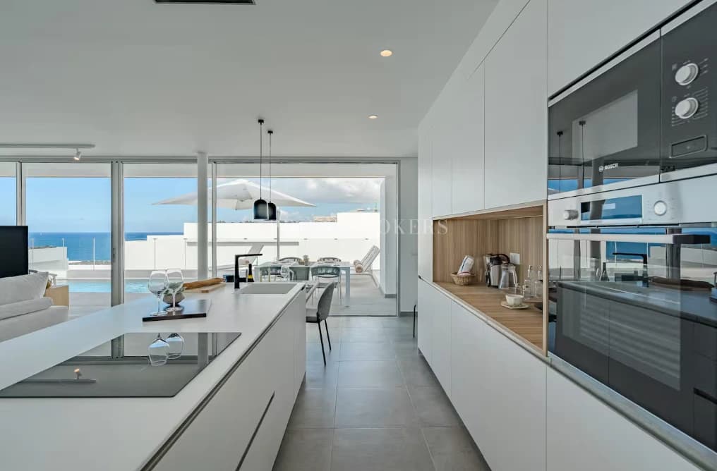 Seafront Luxury Villa