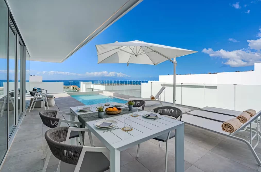 Seafront Luxury Villa