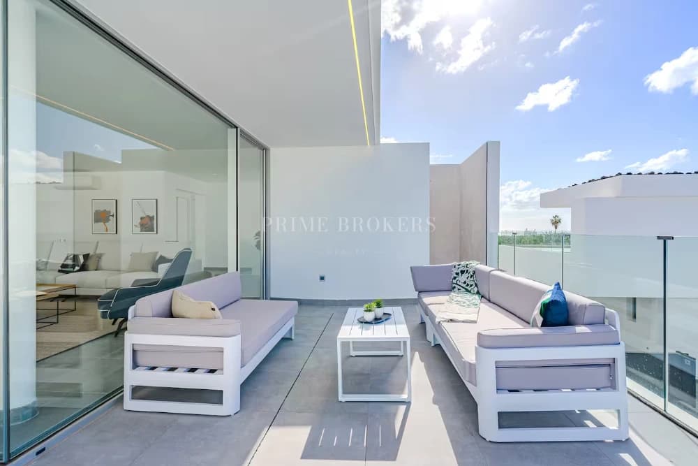 Seafront Luxury Villa