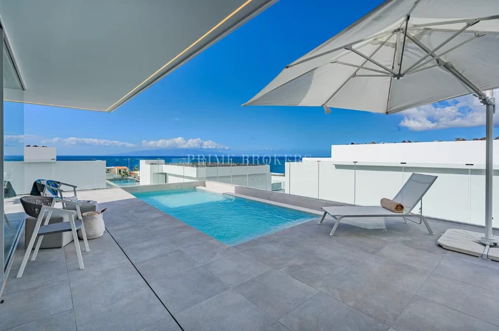Seafront Luxury Villa