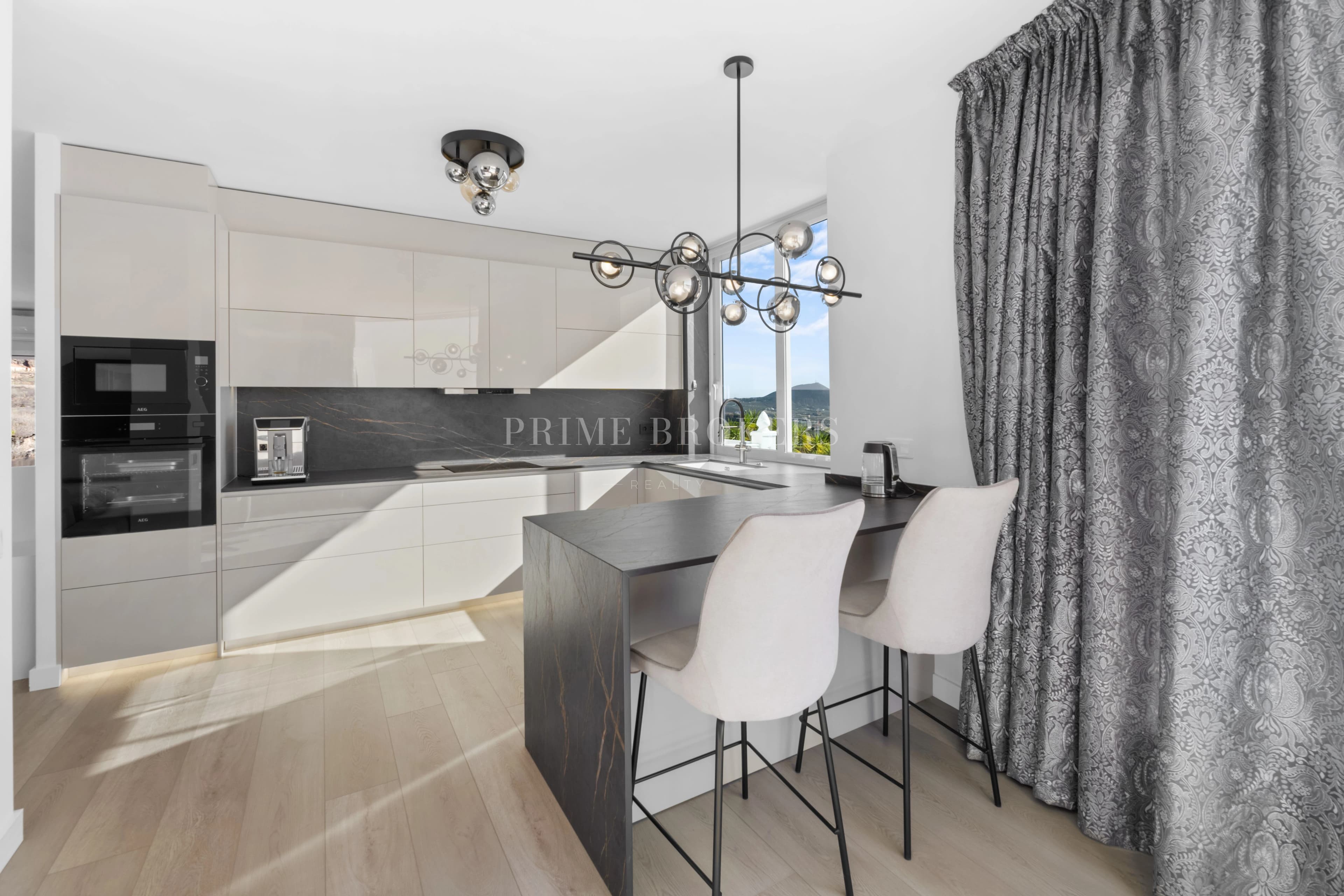 Luxury Villa for Sale in San Miguel de Abona
